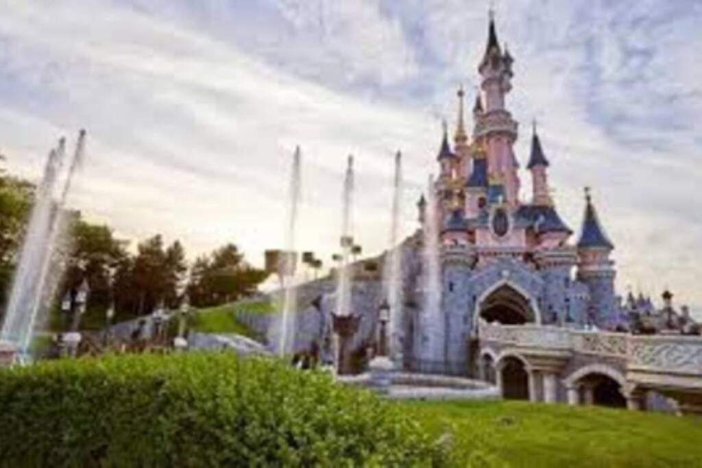Crystal Apartment Disneyland Bmyguest Montévrain Buitenkant foto